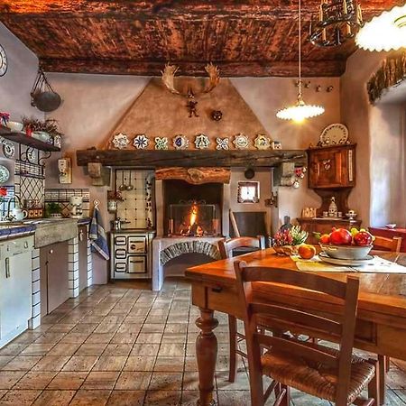 B&B Dove Comincia La Bella Italia Beura Bagian luar foto