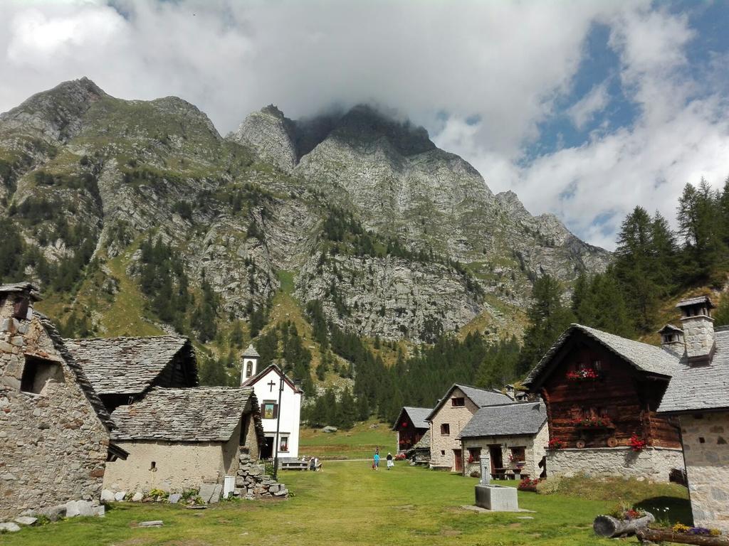 B&B Dove Comincia La Bella Italia Beura Bagian luar foto